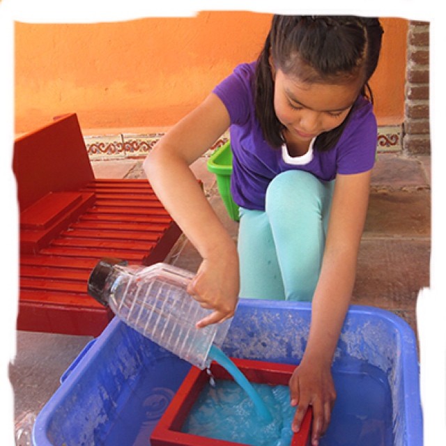 El día mundial del ambiente. Yo aprendo a reciclar papel para reusar y contaminar menos! #DiaMundialDelAmbiente #pedroyana